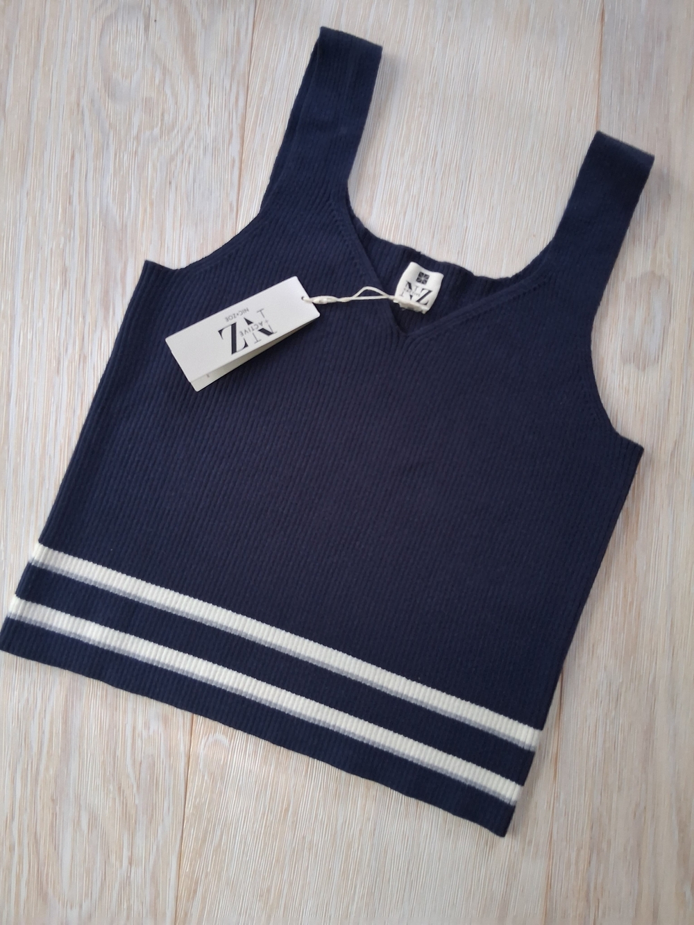 NIC+ZOE Navy Ribbed V-Neck Tank with White Stripes